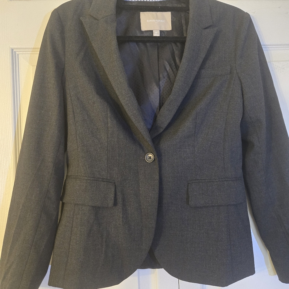 Banana Republic Petite Dark Charcoal Blazer Size 6P Good Condition Flawless
